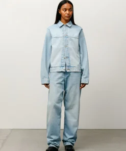 DENIM TRUCKER JACKET