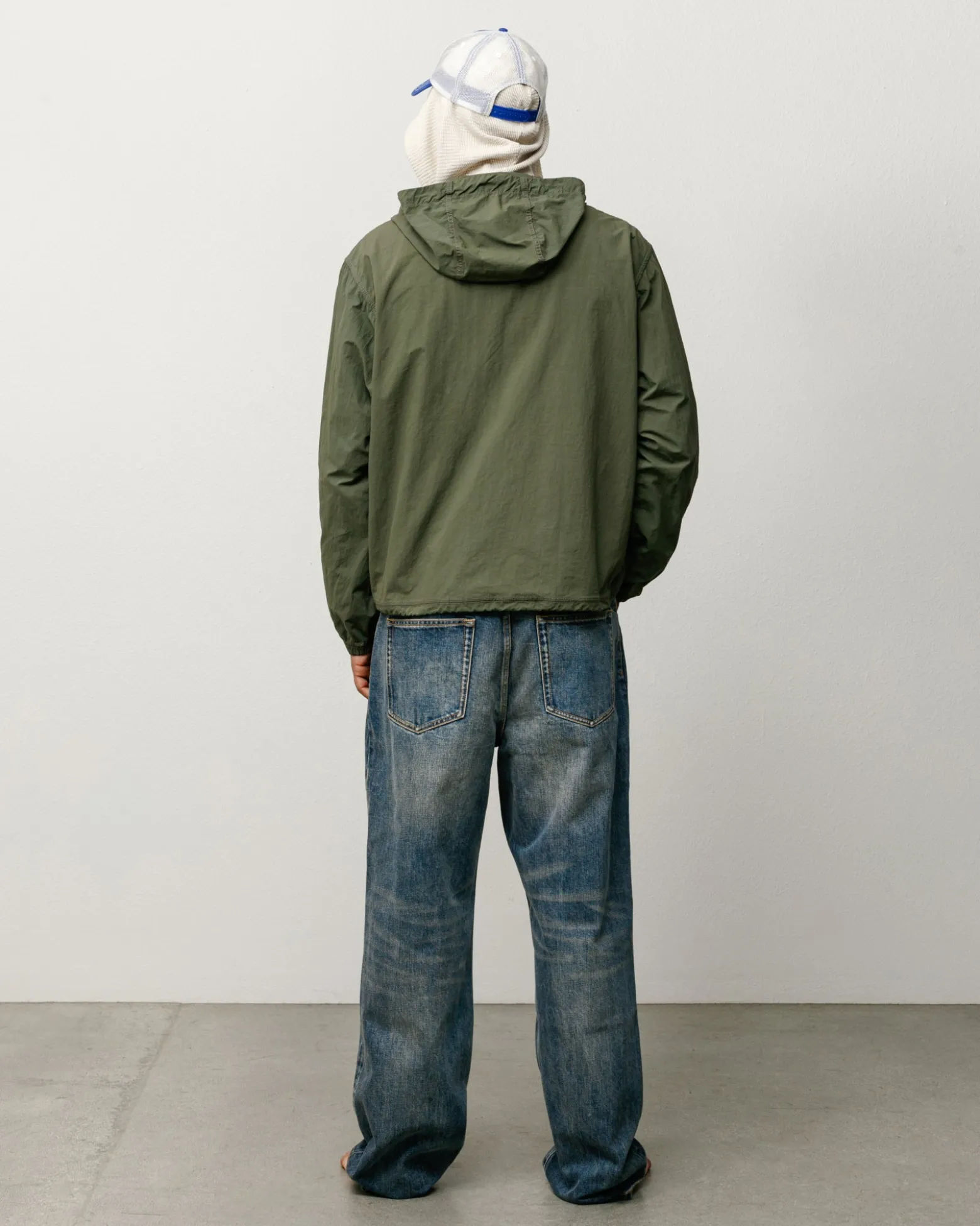LIGHTWEIGHT HOODED JACKET