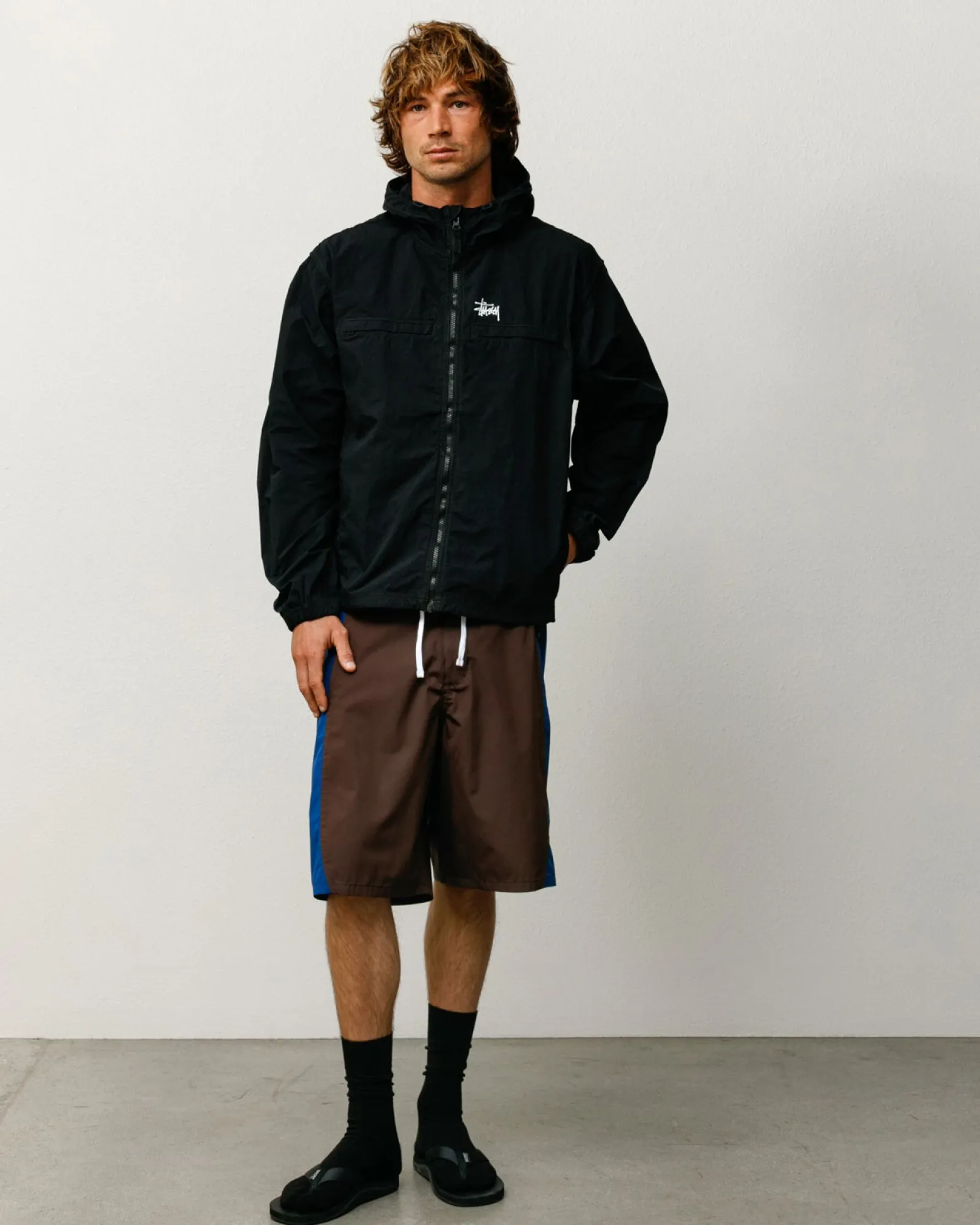 LIGHTWEIGHT HOODED JACKET
