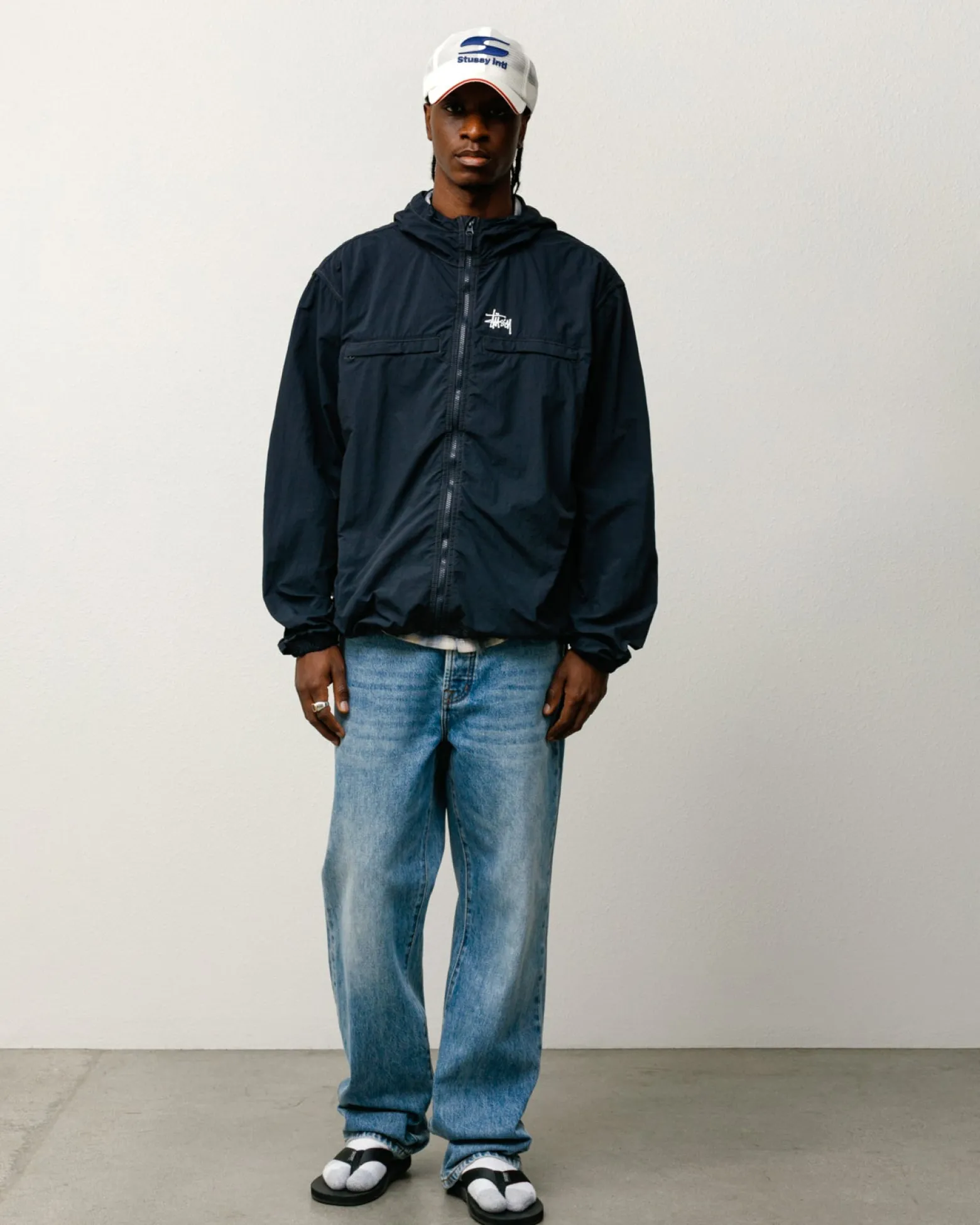 LIGHTWEIGHT HOODED JACKET