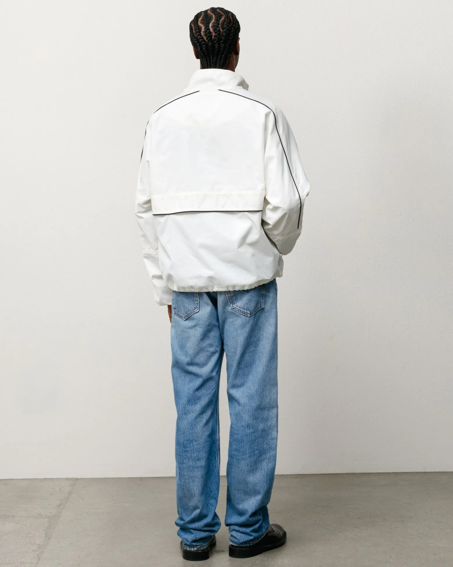LIGHTWEIGHT PULLOVER JACKET