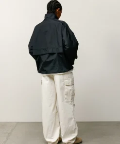 LIGHTWEIGHT PULLOVER JACKET