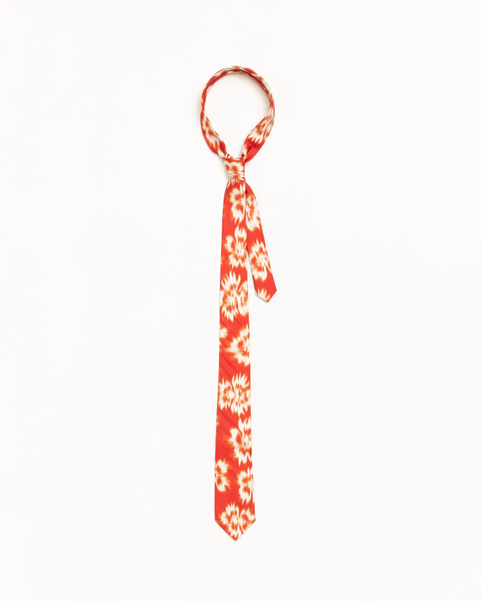 MOTION FLOWER TIE