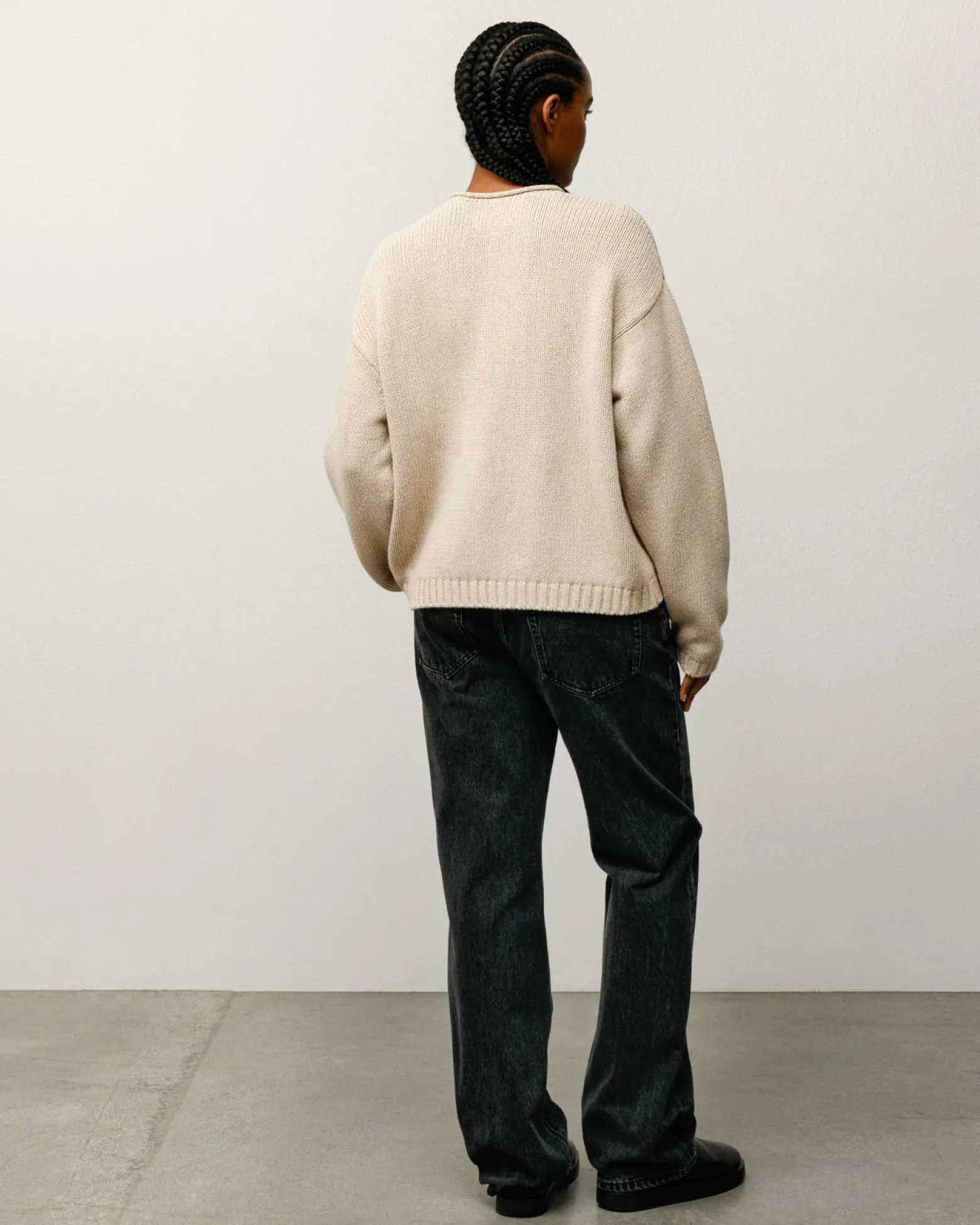 ROLL V NECK SWEATER